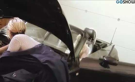 Police Officer Joins Couples Threesome Orgasm and Cumfest